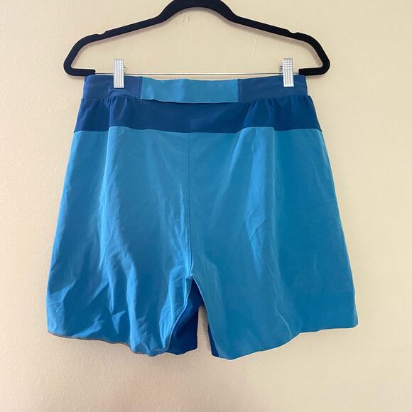 Lululemon Neo Blue Switch Up Shorts Size Large - Picture 4 of 6
